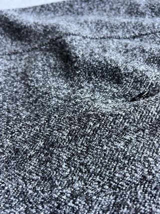 Falda de tweed gris y negra