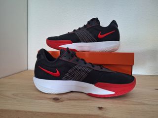 Zapatillas Nike Negras y Rojas Nuevas