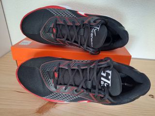 Zapatillas Nike Negras y Rojas Nuevas