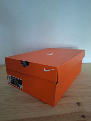 Zapatillas Nike Negras y Rojas Nuevas
