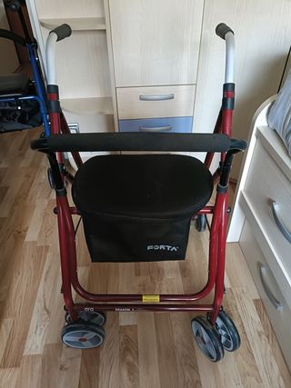 Andador con asiento y ruedas