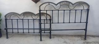 Estructura Cama Hierro Antigua Negra y Dorada