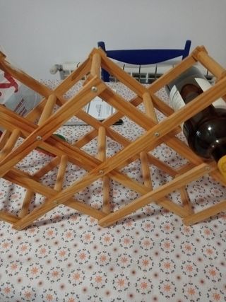 Botellero de madera plegable