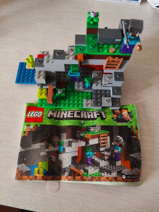 Lego Minecraft Set 21141 Zombies