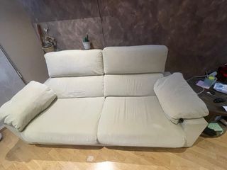 2 Sofás de Tela Beige (2 y 3 plazas)
junto o separ