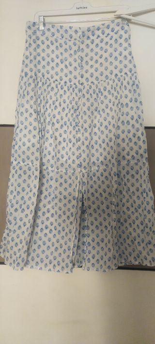 Falda midi estampada azul y blanco