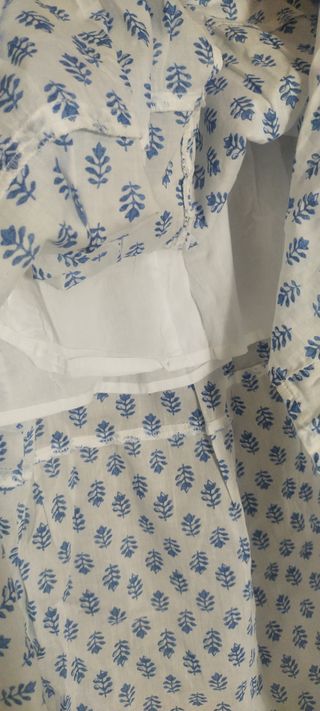 Falda midi estampada azul y blanco