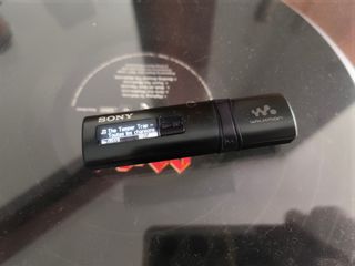 Walkman Sony NWZ-B183F MP3 Negro