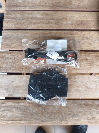 Cubierta calzado Yamaha y dosificador grasa cadena