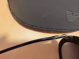 Gafas de sol Emporio Armani negras.