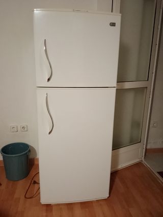 Nevera Blanca Usada