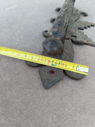 Tirador de forja antiguo