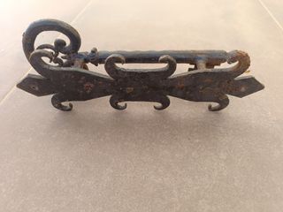 Tirador de forja antiguo