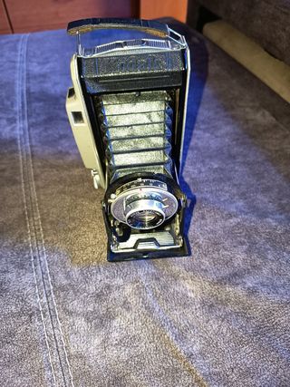 Cámara de fotos antigua Kodak plegable