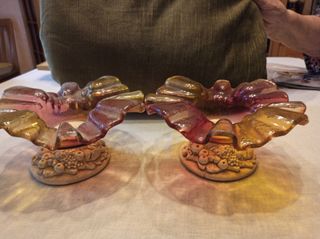 Coppia di soprammobili in vetro colorato