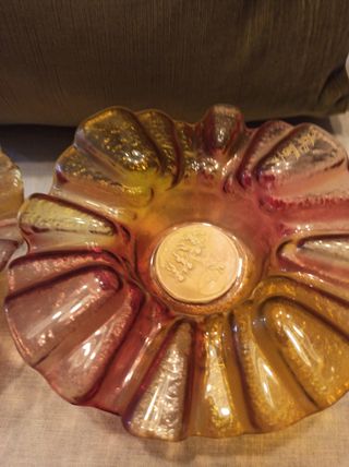 Coppia di soprammobili in vetro colorato