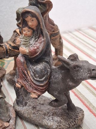 Lote 25 figuras belén