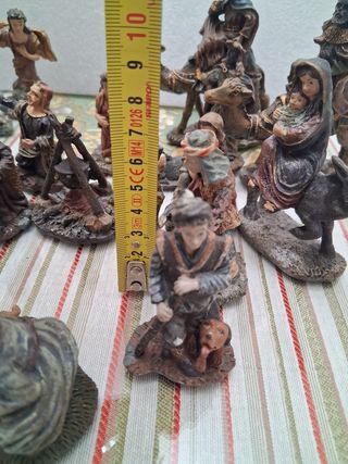 Lote 25 figuras belén