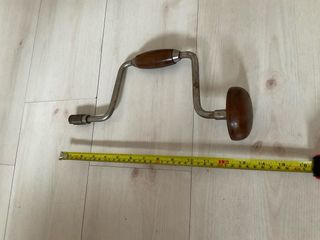 Taladro manual antiguo años 1950