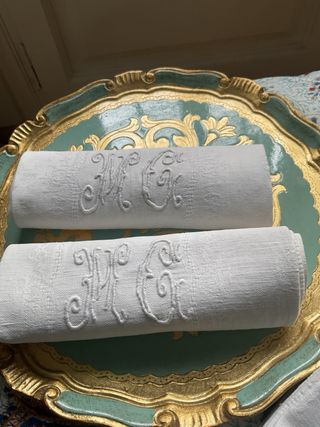 Antiguas servilletas francesas bordadas