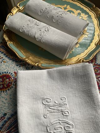 Antiguas servilletas francesas bordadas