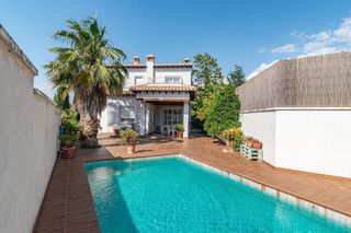 Chalet en venta en Barrio de la Vega en Monachil