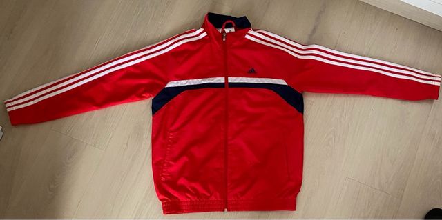 Chaqueta deportiva Adidas roja