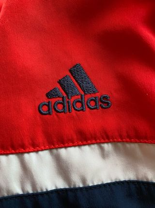 Chaqueta deportiva Adidas roja