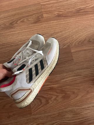 Zapatillas Adidas Running Blancas y Naranjas