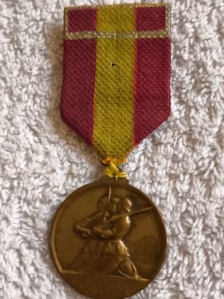 DIARIO PALENTINO GUERRA CIVIL 17-7-1937 + MEDALLA