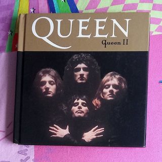 CD + libro Queen II ( nuevo )