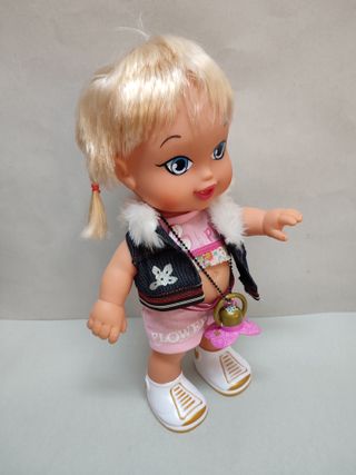 Muñeca Jaggets Famosa RF4