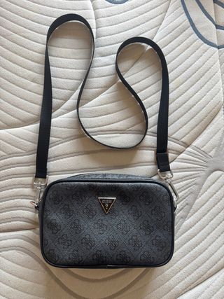 Bandolera Guess Negra