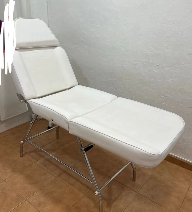 Camilla con brazos y  se hace tb sillón