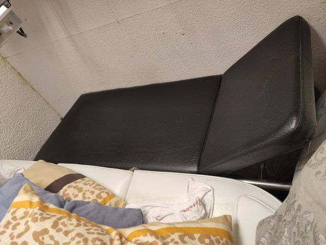 Camilla con brazos y  se hace tb sillón