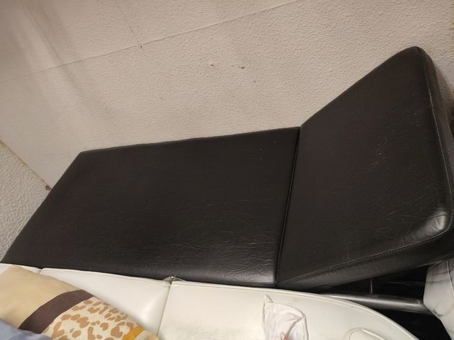 Camilla con brazos y  se hace tb sillón