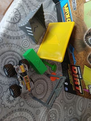 Coche Monster Jam con Accesorios