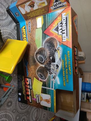 Coche Monster Jam con Accesorios