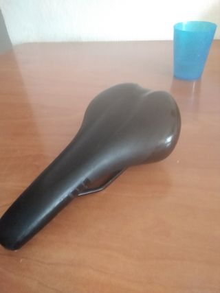 Sillín de bicicleta negro