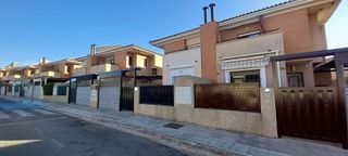 Casa pareada en alquiler en Almensilla