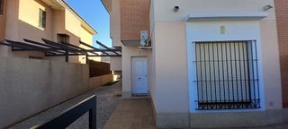 Casa pareada en alquiler en Almensilla