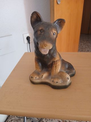 Figura perro decorativa