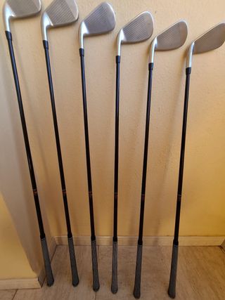 Palos de Golf Titleist AP1  718 de 2021  