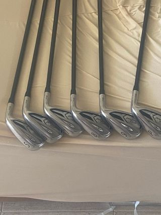 Palos de Golf Titleist AP1  718 de 2021  