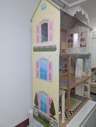 Casita de muñecas grande con muebles de Barbie