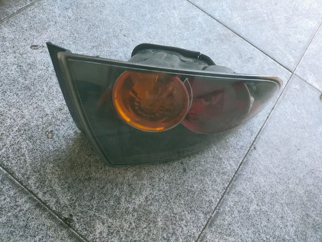 Piloto trasero Mazda 3