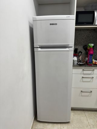 Nevera Beko Blanca 160cm