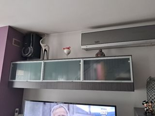 Vitrina Comedor Madera color gris ceniza y cristal