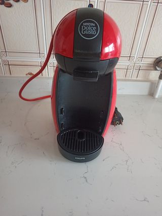 Cafetera Dolce Gusto poco usada