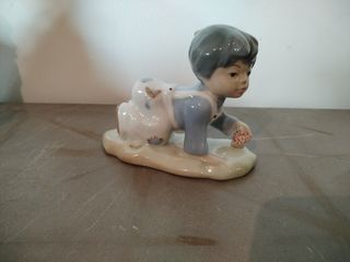 Varias figuras de porcelana